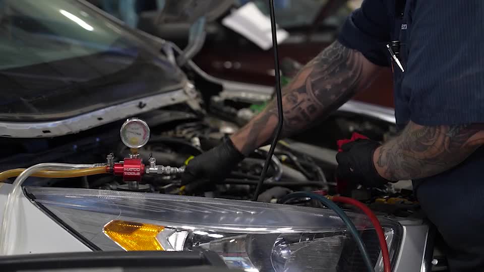 First Shift: Dealers losing to quick lubes