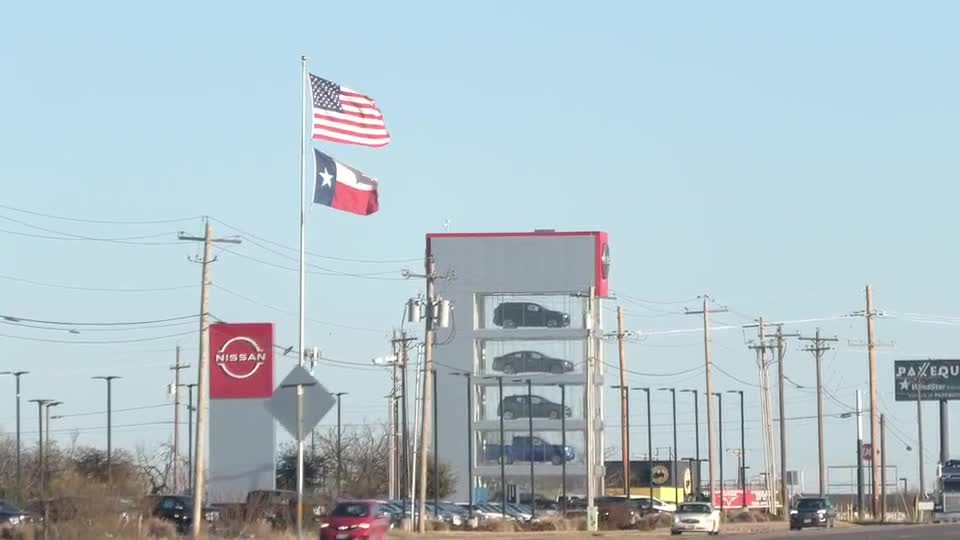 First Shift: Texas closes in on California’s sales crown